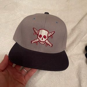Gray skull starter SnapBack